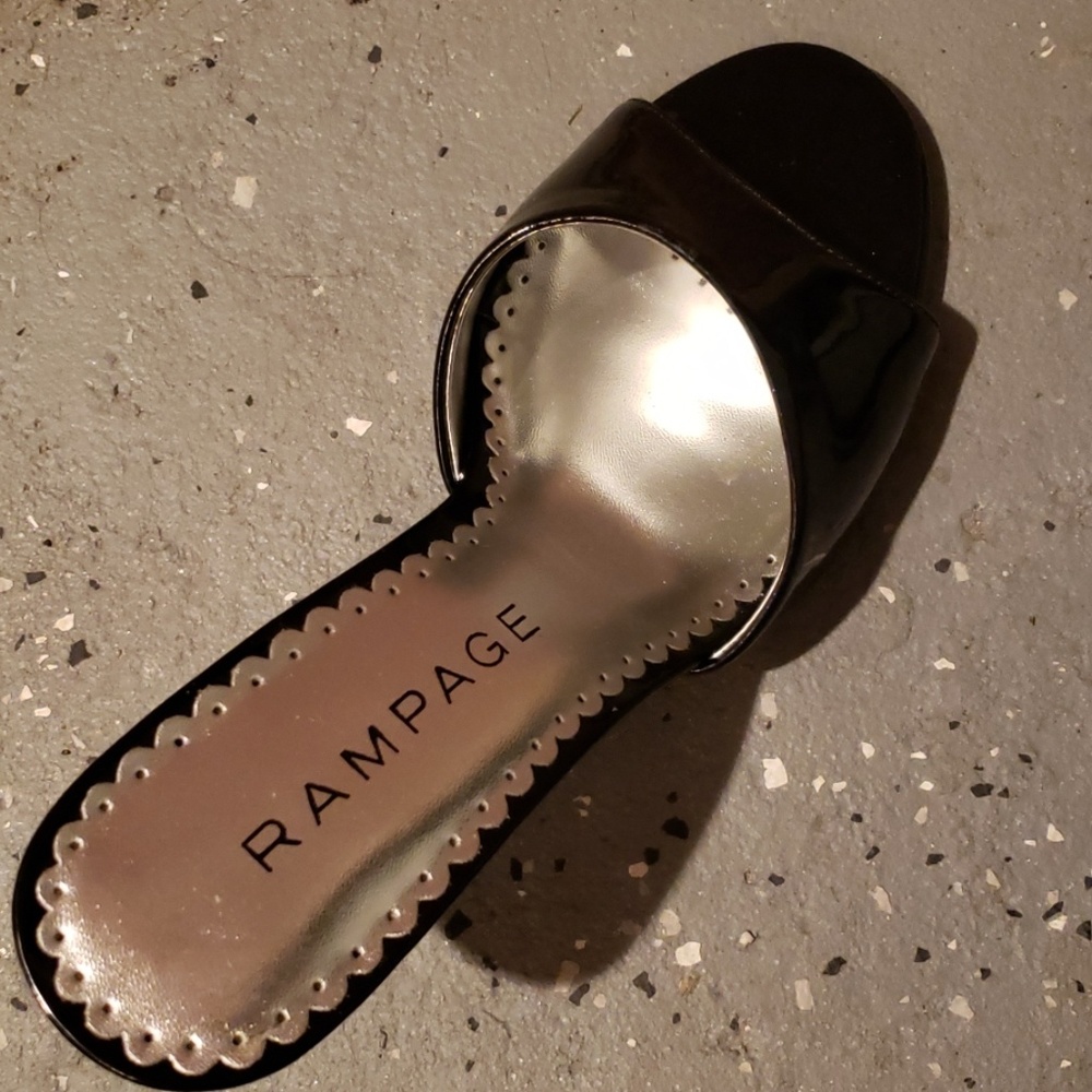 Slip ons - Picture 2 of 3